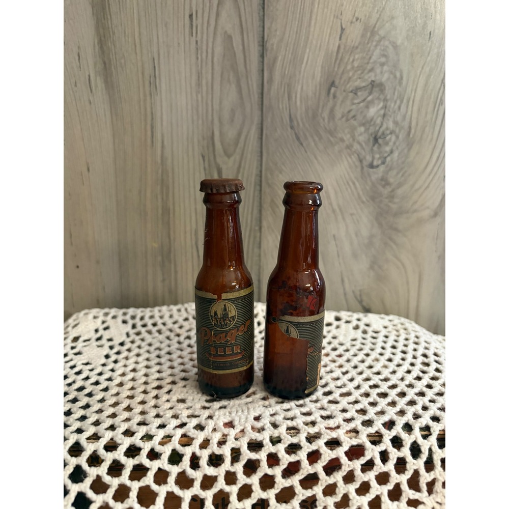 Vintage Prager Beer Miniature Bottle Salt Pepper Shakers Atlas Brewing Co Amber